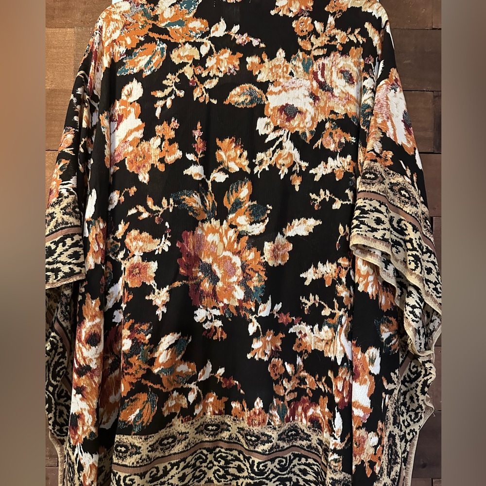 Nine West Floral Kimono *Buyers Choice* NWT Black, Cream or Navy, OSFM - Picture 12 of 13